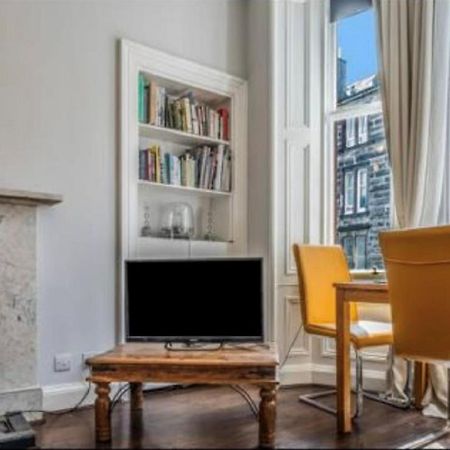 Spacious & Comfortable 3 Bedroom Apartment - Near City Centre - Free Parking Available - Sleeps Up To 5 Guests Edinburgh Dış mekan fotoğraf
