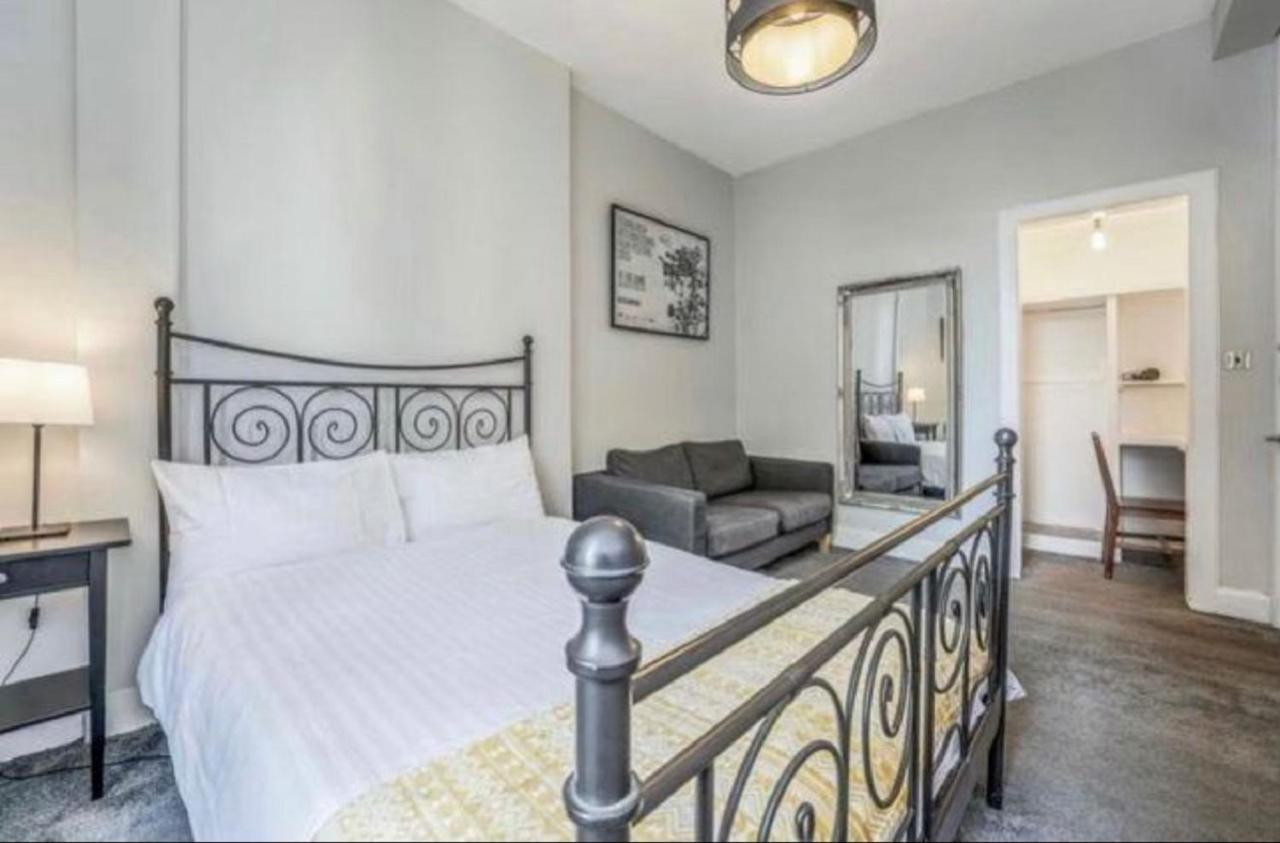 Spacious & Comfortable 3 Bedroom Apartment - Near City Centre - Free Parking Available - Sleeps Up To 5 Guests Edinburgh Dış mekan fotoğraf